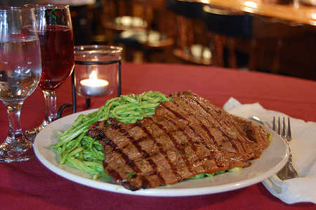 bistec-con-tallarin-verde2 bistec-con-tallarin-verde2