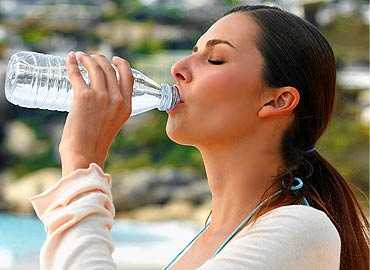 tomar-agua-natural-370