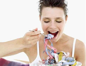mujer-comiendo